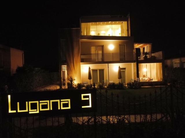 Отель Lugana 9 Пескьера-дель-Гарда Экстерьер фото